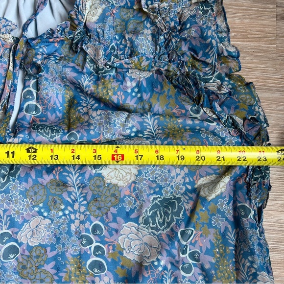 Marie Oliver Blue Floral Silk Top Size Large Sleeveless Neck Tie ruffle - Picture 5 of 10
